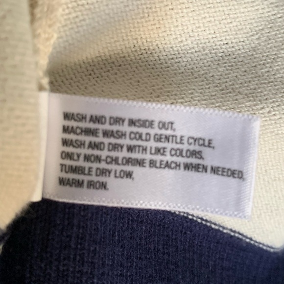 Gap striped crewneck sweater with 3/4 sleeves. Size Xl - Picture 10 of 10